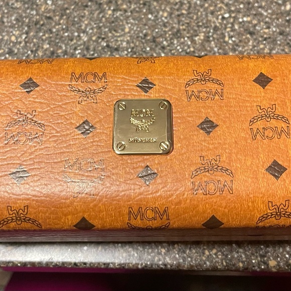 MCM glasses case with cloth - Picture 1 of 3